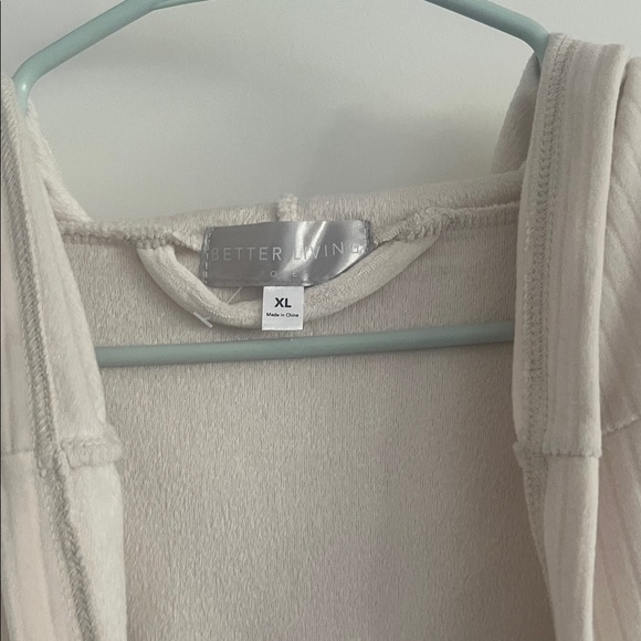 Luxurious Cream Hooded Robe - Picture 2 of 6